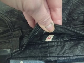 Pantalón de cuero negro talla 44
