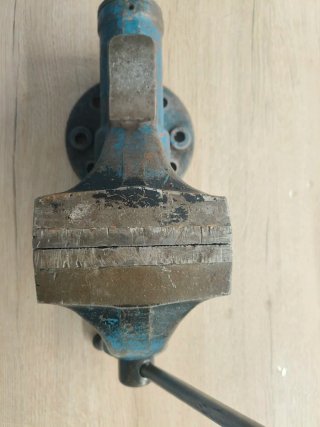 Tornillo de banco Irimo 125