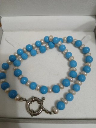 Collana perle turchesi e bianche