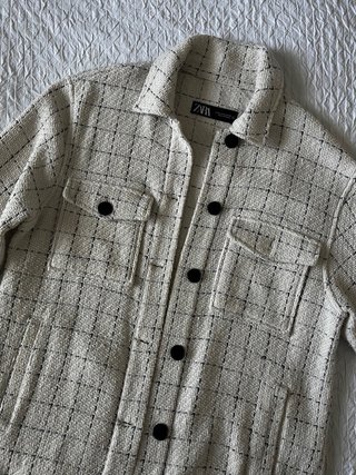 Sobrecamisa estructura cuadros Zara.