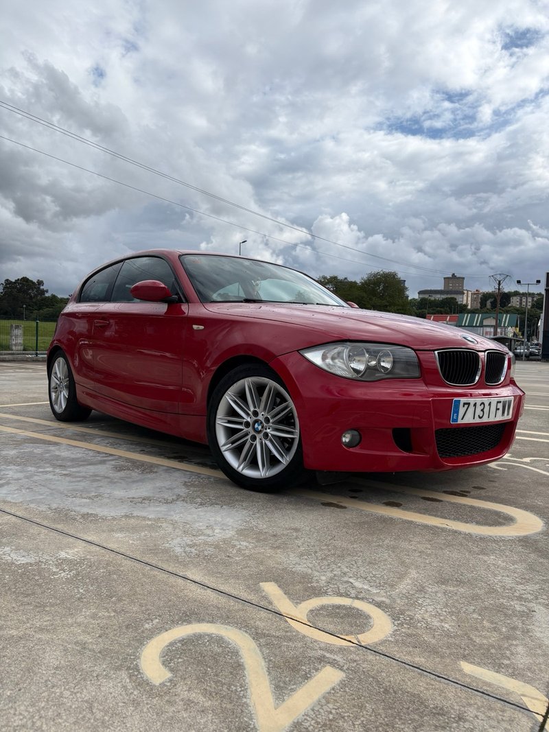 BMW Serie 1 2007 - foto 1
