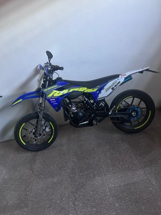 Moto 49cc Supermotard Azul y Amarillo
