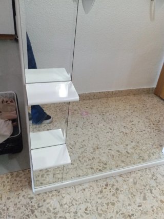 Mueble de baño espejo y estantes