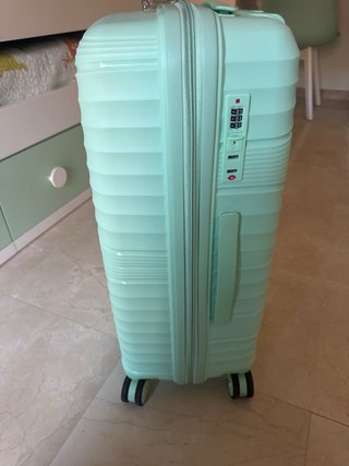 Maleta de viaje verde