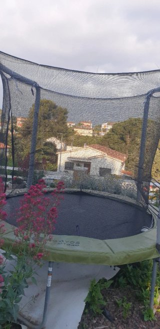 Cama elástica exterior