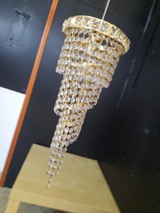 Lampadario colore oro con strass
