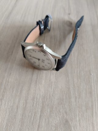 Reloj Carolina Herrera 212 Blanco y Negro