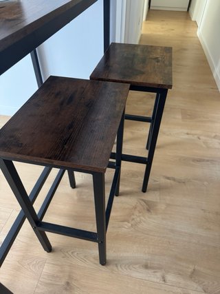 Mesa alta cocina con 2 taburetes