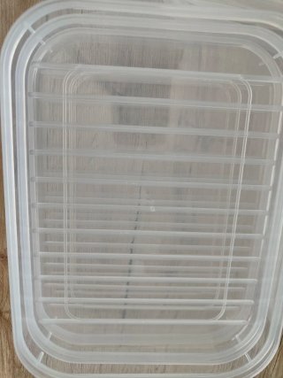 Contenitori in plastica trasparente