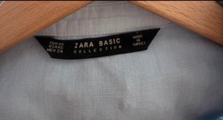 Blusa Zara Basic azul con perlas