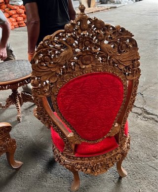 Conjunto Muebles Indú: Sofá, Sillas y Mesa