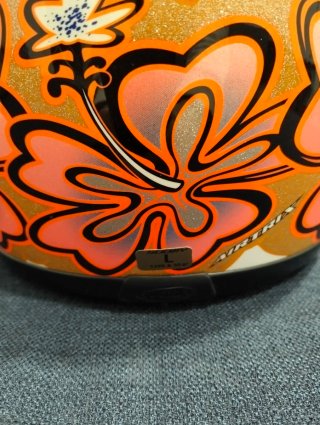 Casco de moto SUOMY con diseño de llamas