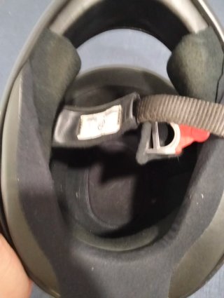 Casco de moto SUOMY con diseño de llamas