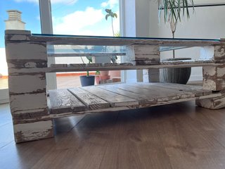 Mesa baja envejecida