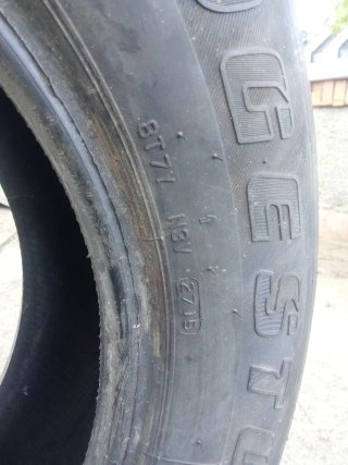 Neumático Bridgestone 265/65 R17