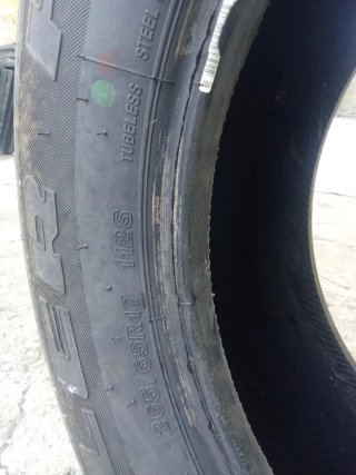 Neumático Bridgestone 265/65 R17