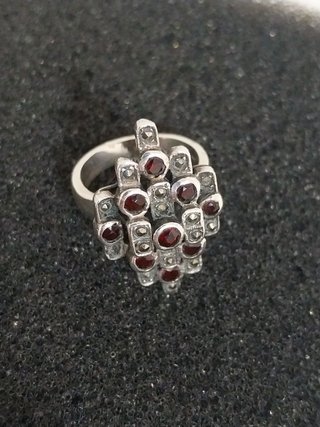 Anillo antiguo PLATA, Granates y Marcasitas