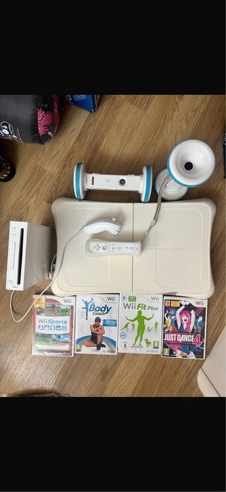 Consola Wii + Balance Board + Juegos