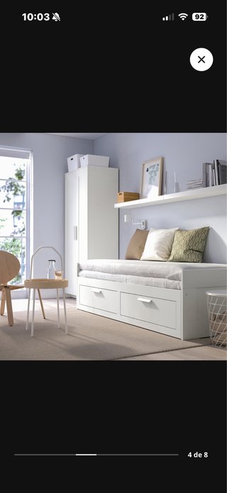 Cama divan IKEA BRIMNES blanca con cajones.