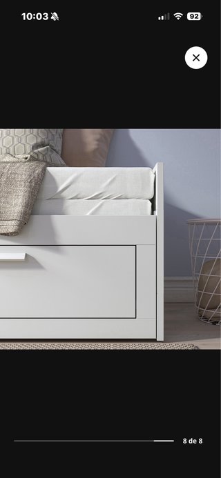 Cama divan IKEA BRIMNES blanca con cajones.