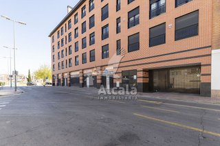 Local comercial en venta en San Isidro - Los Almendros en Alcalá de Henares