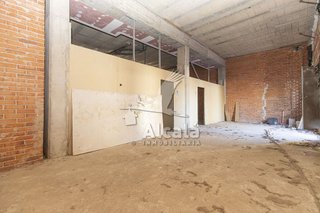 Local comercial en venta en San Isidro - Los Almendros en Alcalá de Henares