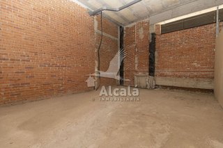 Local comercial en venta en San Isidro - Los Almendros en Alcalá de Henares