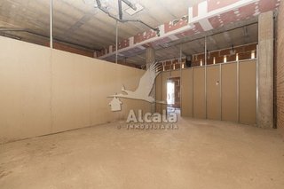 Local comercial en venta en San Isidro - Los Almendros en Alcalá de Henares