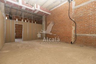 Local comercial en venta en San Isidro - Los Almendros en Alcalá de Henares
