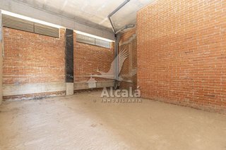 Local comercial en venta en San Isidro - Los Almendros en Alcalá de Henares