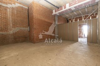 Local comercial en venta en San Isidro - Los Almendros en Alcalá de Henares