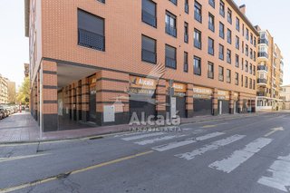 Local comercial en venta en San Isidro - Los Almendros en Alcalá de Henares