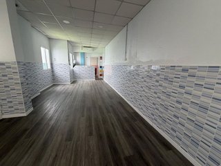 Local comercial en alquiler en Huerta del Pilar en Sevilla