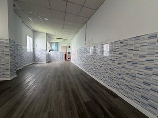 Local comercial en alquiler en Huerta del Pilar en Sevilla
