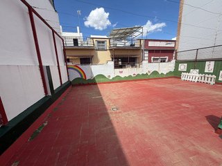Local comercial en alquiler en Huerta del Pilar en Sevilla