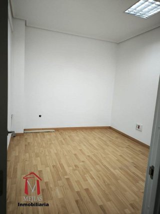 Local comercial en alquiler en Zona de Cueva de Menga en Antequera
