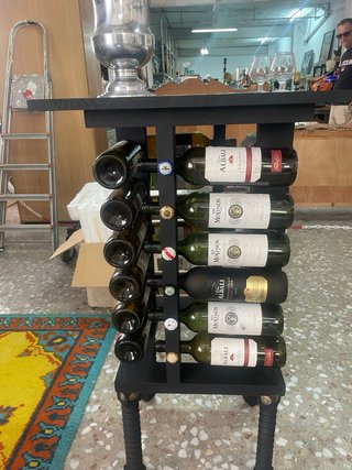 Botellero de madera negro
