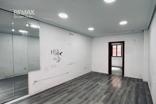Local comercial en alquiler en Numancia en Madrid