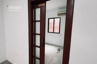 Local comercial en alquiler en Numancia en Madrid