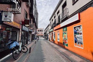 Local comercial en alquiler en Numancia en Madrid