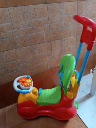 Cochecito infantil con volante