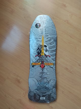 Skate Powell Peralta Calavera Espada
