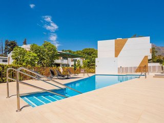 Casa adosada en alquiler en Los Naranjos - Las Brisas en Marbella