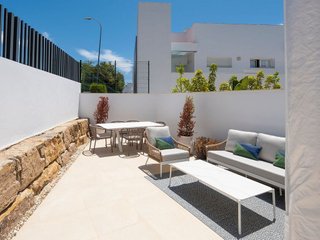 Casa adosada en alquiler en Los Naranjos - Las Brisas en Marbella
