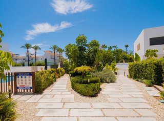 Casa adosada en alquiler en Los Naranjos - Las Brisas en Marbella