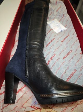 Botas de piel Wonders negras y azules