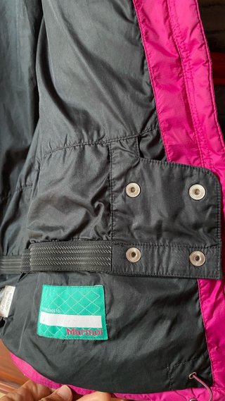 Chaqueta de plumas Marmot rosa