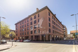 Local comercial en venta en San Isidro - Los Almendros en Alcalá de Henares