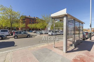 Local comercial en venta en San Isidro - Los Almendros en Alcalá de Henares