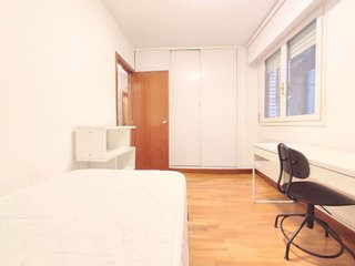 Piso en alquiler en Ermitagaña - Mendebaldea en Pamplona